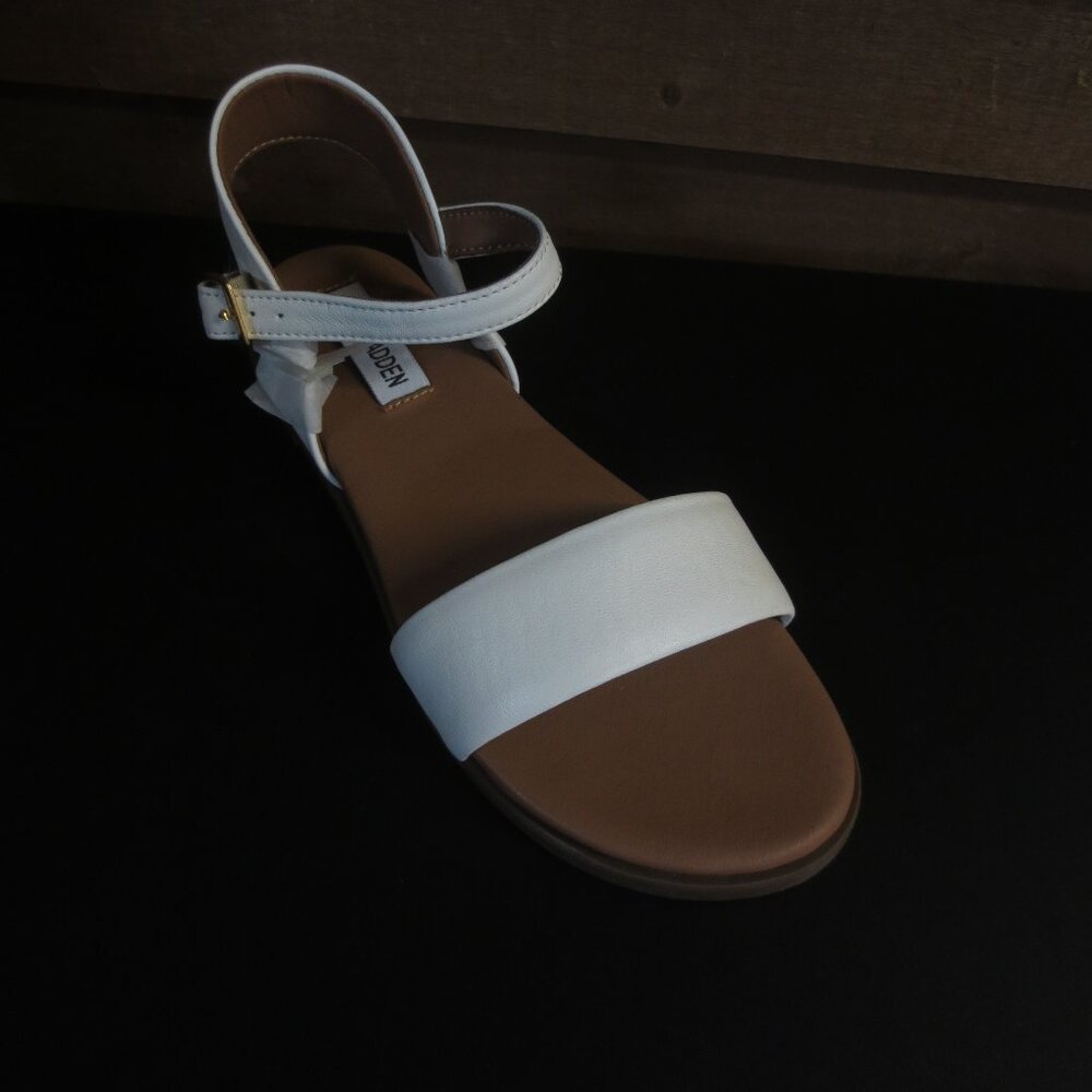 STEVE MADDEN DINA WHITE LEATHER SANDAL - US WOMEN'S SIZE 6
